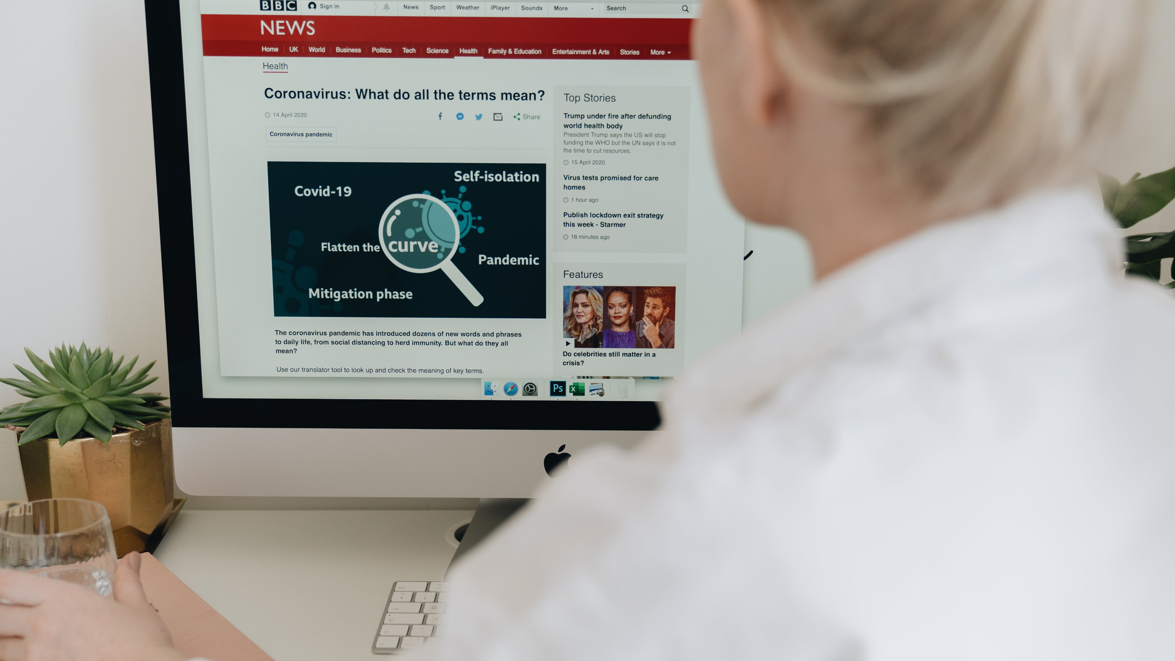 Person reading a news website