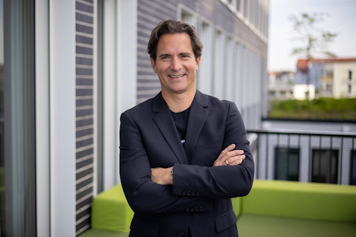 Dr Bernd Fauser