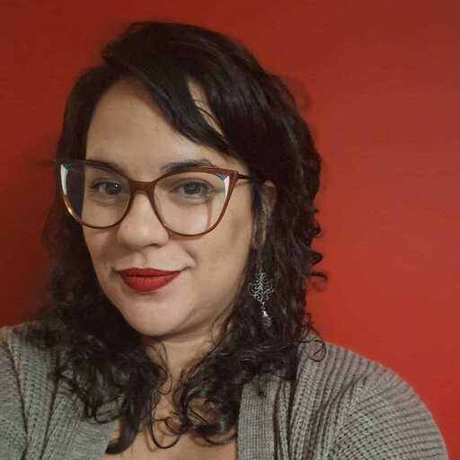 Profile picture for user Luiza Valença