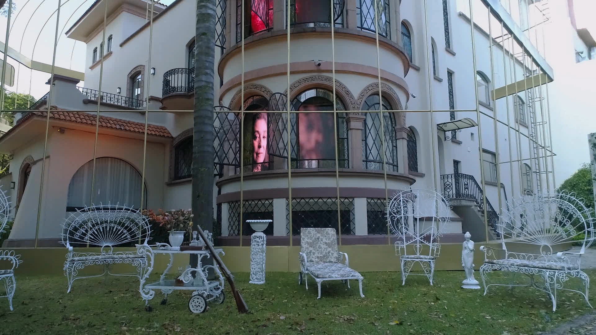 ATQM _ The Caged Mansion _ Case (Final).00_00_48_04.Still004