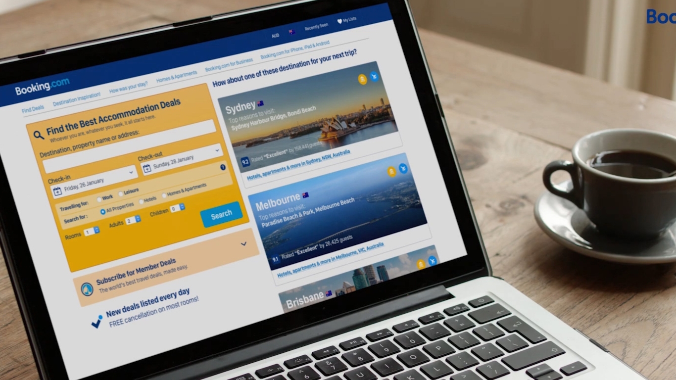 Giraffe#1_Intro.00_00_05_04.Still004