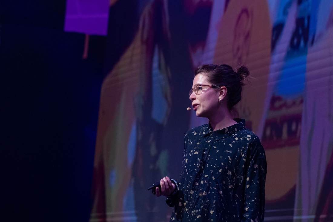 marina pires presenting on the proxxima stage