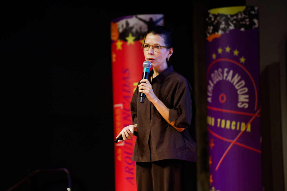 Marina Pires introducing the begining of Monks Event