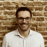 Walter Rebollo headshot