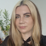 Charlotte Mceleny headshot