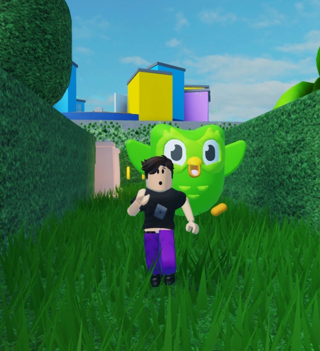 Duo chasing an avatar in Roblox