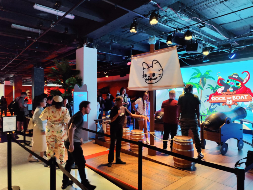 A virtual game at the Cooltopia exhibit showing a line to play