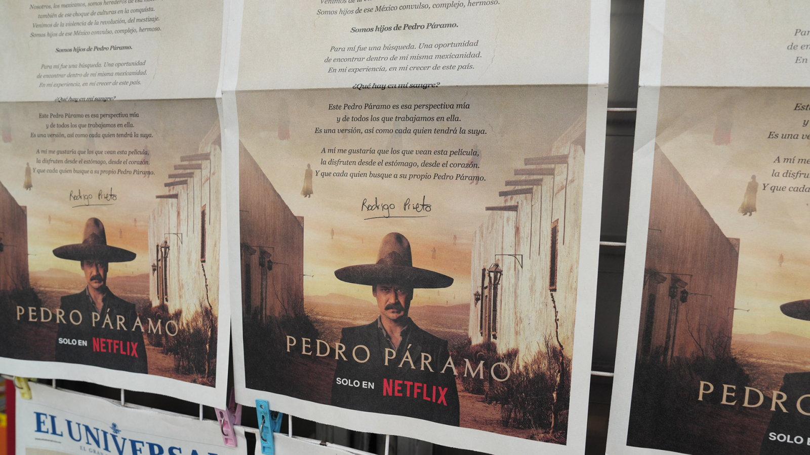 The image features a printed promotional piece for "Pedro Páramo," highlighting a message from Rodrigo Prieto alongside a striking image of a man in a sombrero, with "solo en Netflix" prominently displayed.